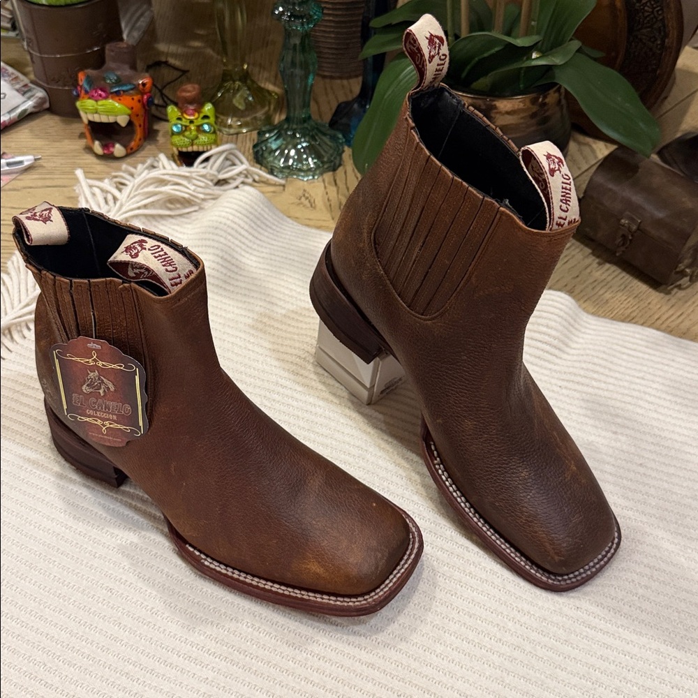 Classic Brown Leather Western Boots BOTÍN FRONTERIZO | "'NOGALES"
CAISSON
